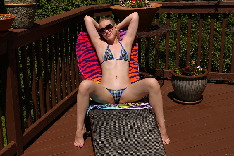 Александра, 24 года, 0 размер груди